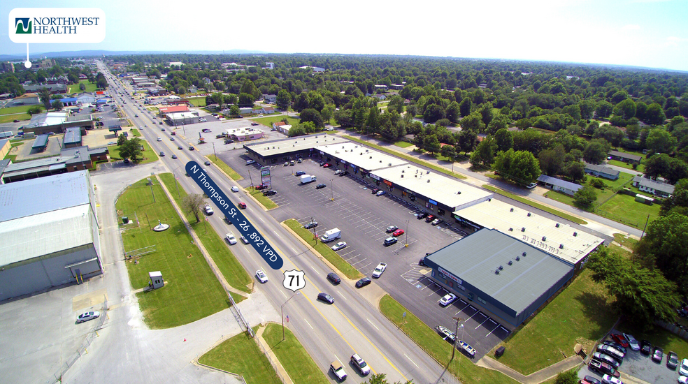 812 N Thompson St, Springdale, AR for lease - Building Photo - Image 1 of 4