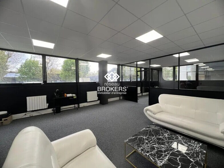 in Villebon-sur-Yvette for sale - Interior Photo - Image 1 of 1