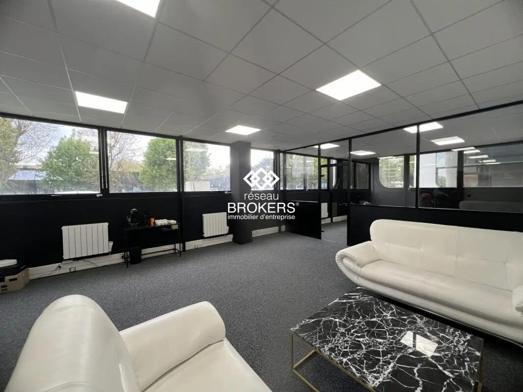 in Villebon-sur-Yvette for sale Interior Photo- Image 1 of 1