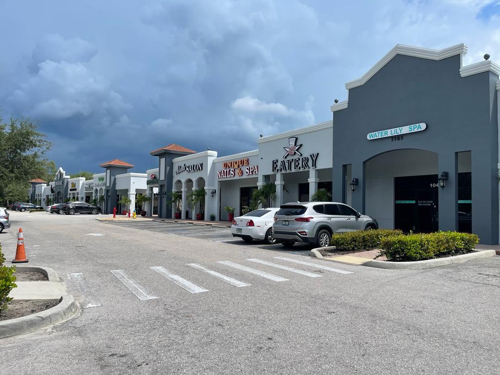 7785 Davis Blvd, Naples, FL 34104