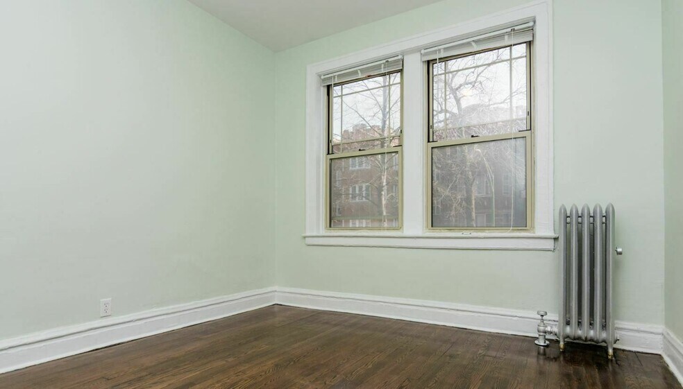 7816 S Cornell Ave, Chicago, IL for sale - Building Photo - Image 3 of 5