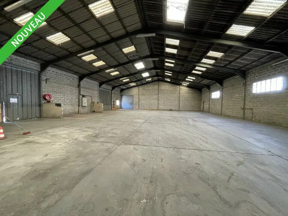 Flex in Avignon for lease Building Photo- Image 1 of 6