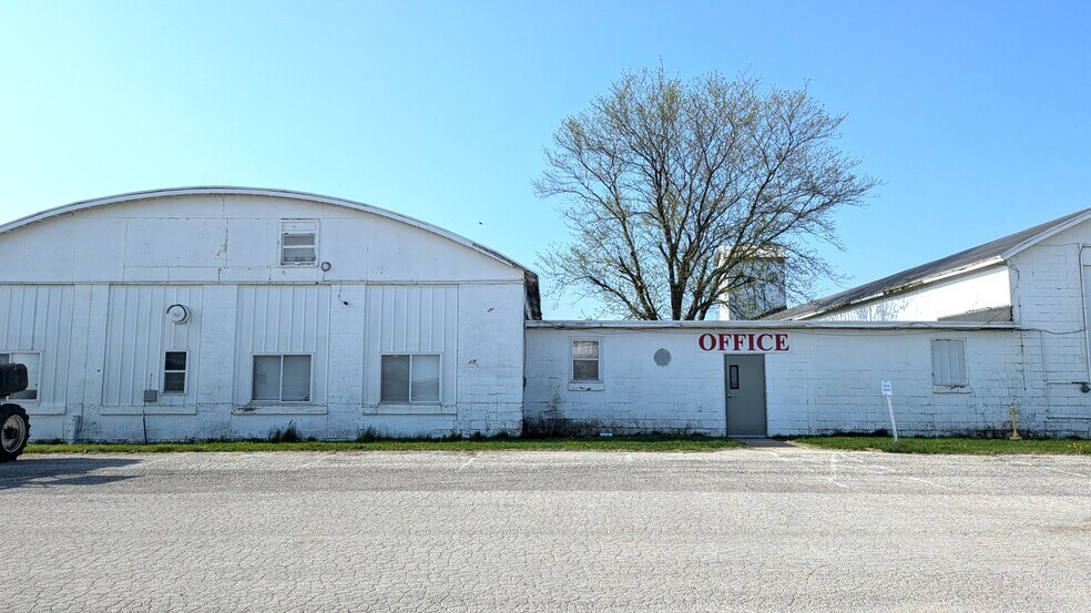 25833 E 2450 North Rd, Lexington, IL for lease - Building Photo - Image 2 of 4