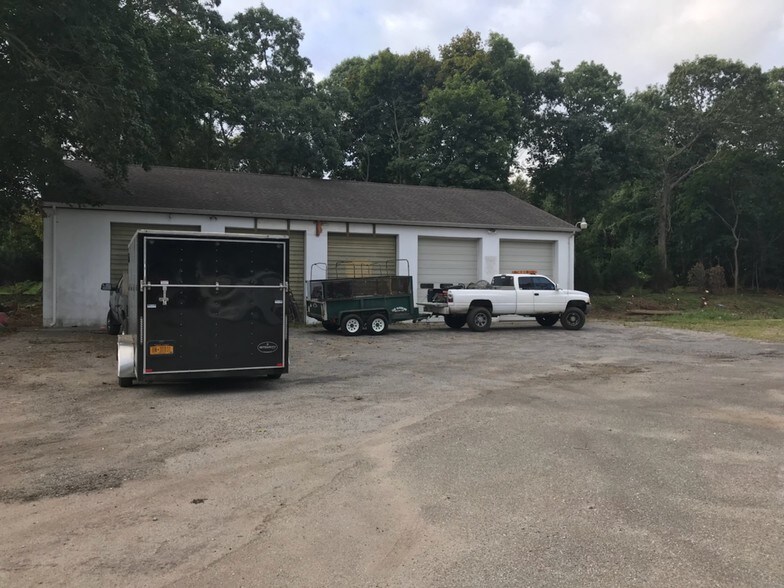 825 Pacific St, Mattituck, NY for sale - Building Photo - Image 1 of 1