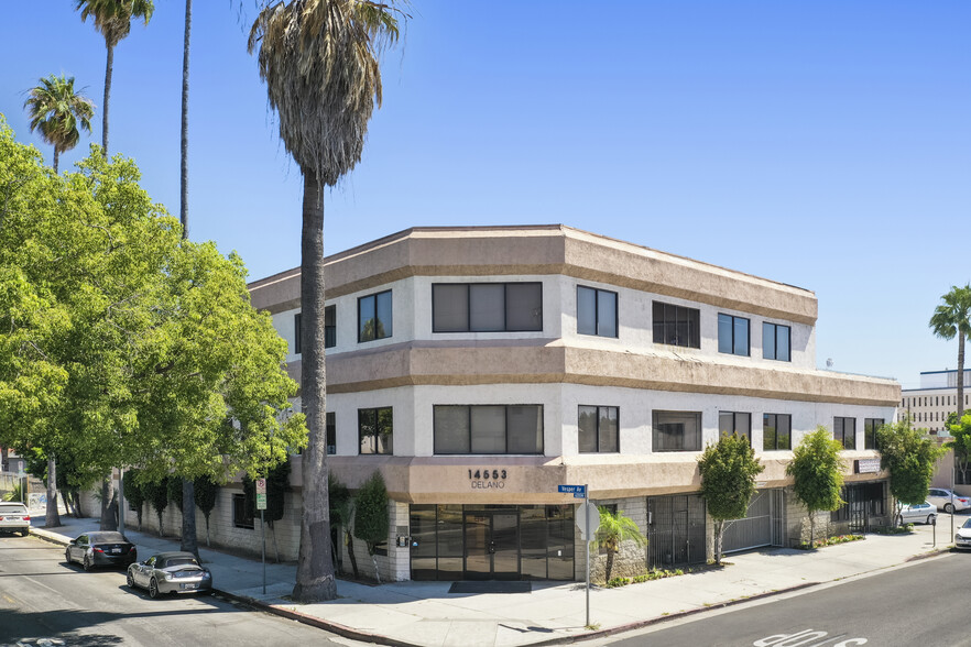 14553 Delano St, Van Nuys, CA for lease - Primary Photo - Image 1 of 14