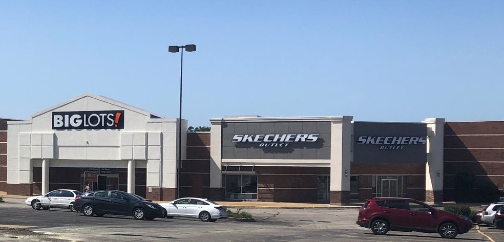 6235-6245 Wilson Mills Rd, Highland Heights, OH for lease - Building Photo - Image 2 of 5