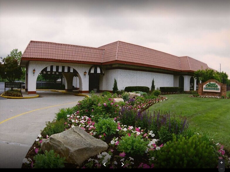 8922 Ridge Rd, North Royalton, OH 44133