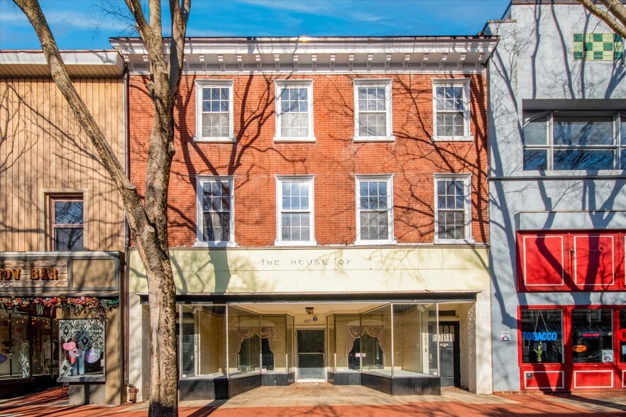 127 W Gay St, West Chester, PA for sale - Building Photo - Image 1 of 1