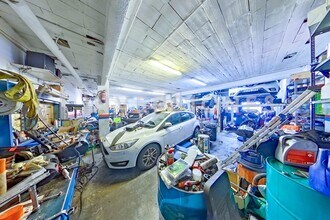 Retail in Barcelona, Barcelona for lease Interior Photo- Image 2 of 28