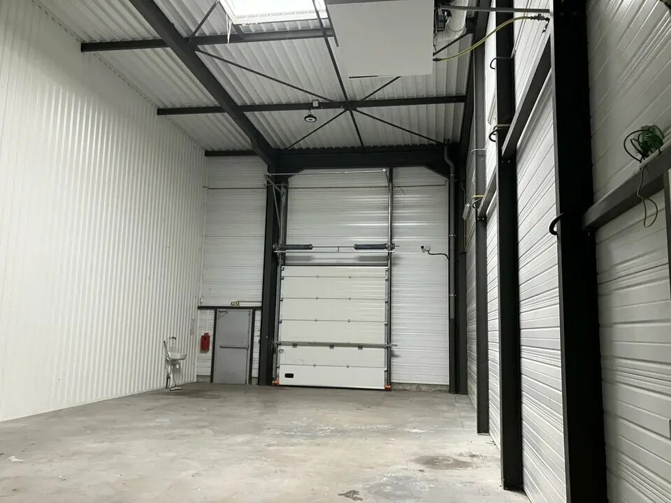 Flex in Saint-Priest for lease Building Photo- Image 1 of 10