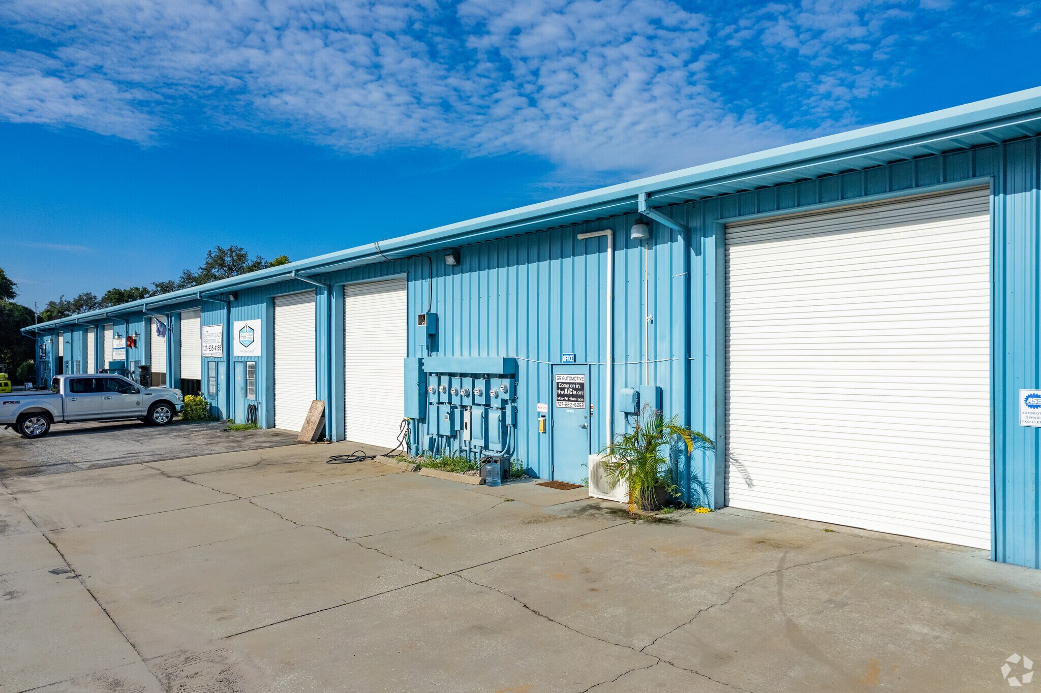 209 Tarpon Industrial Dr, Tarpon Springs, FL for sale Primary Photo- Image 1 of 1
