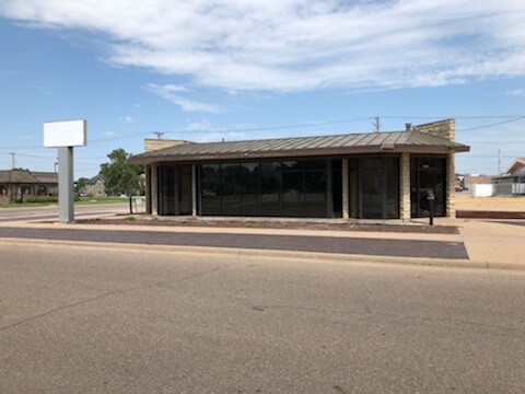 2223 Broadway Ave, Great Bend, KS for sale Building Photo- Image 1 of 1