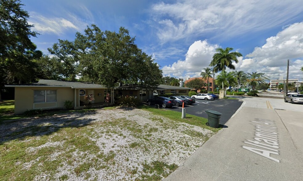 2216/2220 Altamont Ave, Fort Myers, FL for lease - Building Photo - Image 2 of 6