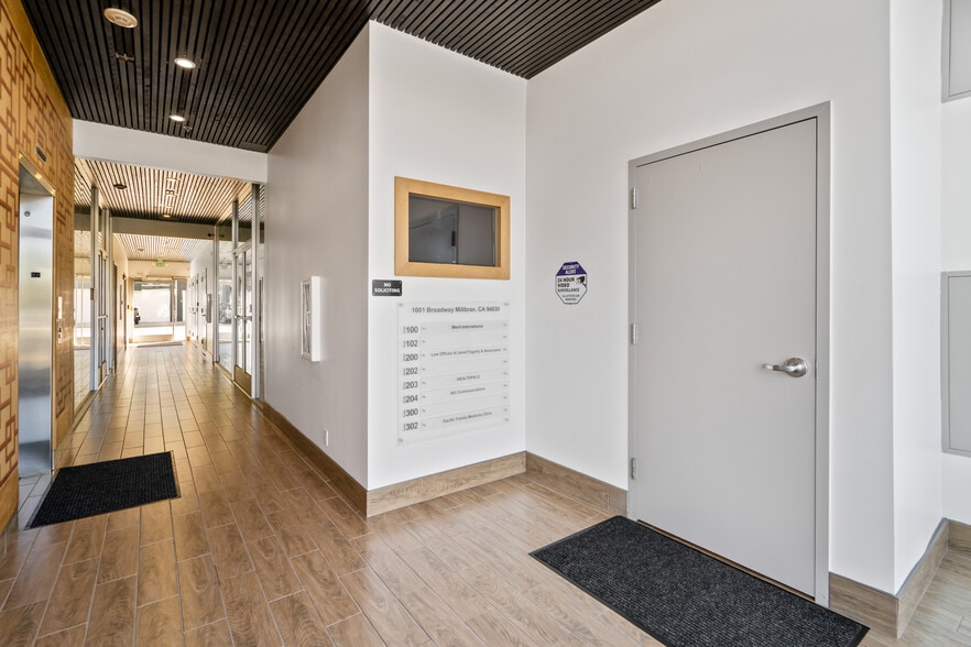 1001 Broadway, Millbrae, CA for lease - Interior Photo - Image 2 of 13
