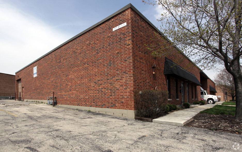 1232 W Capitol Dr, Addison, IL for lease - Building Photo - Image 2 of 5