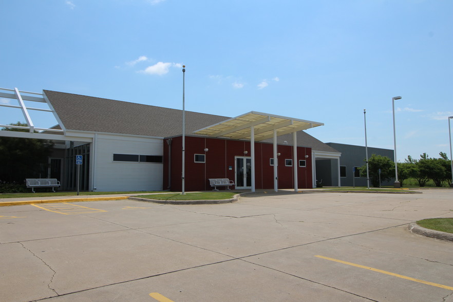 401 1st Ave, Toledo, IA for sale - Primary Photo - Image 1 of 1