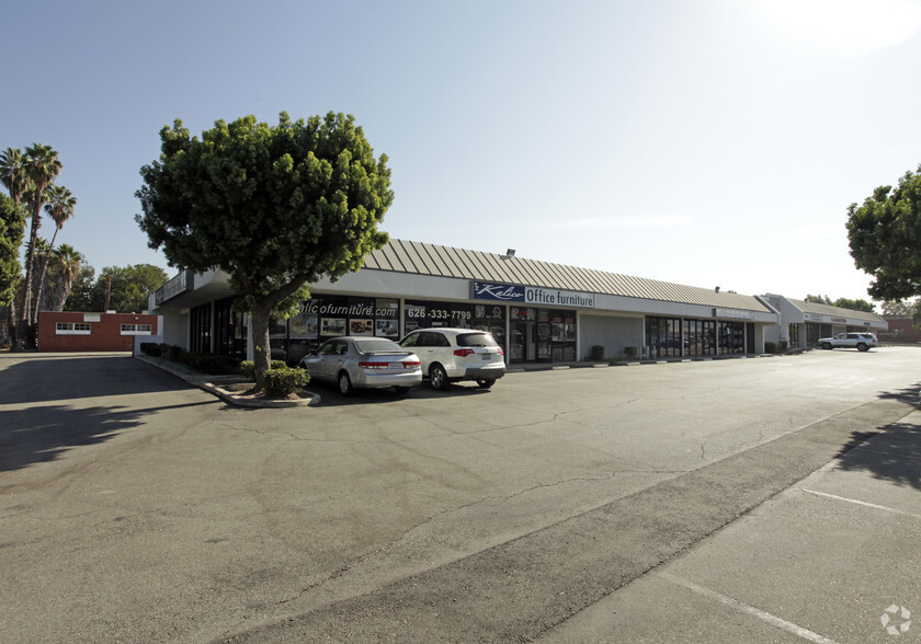 15709-15715 E Valley Blvd, City Of Industry, CA for lease - Primary Photo - Image 2 of 4