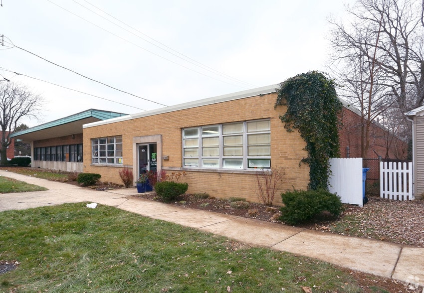 4414 N Kenneth Ave, Chicago, IL for lease - Building Photo - Image 1 of 4