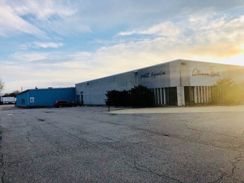 655 Waterman Ave, East Providence, RI for sale - Building Photo - Image 1 of 1