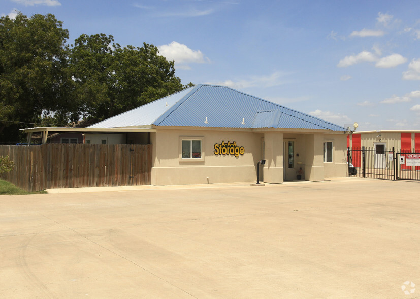 3706 N Main St, Taylor, TX for sale - Primary Photo - Image 1 of 1