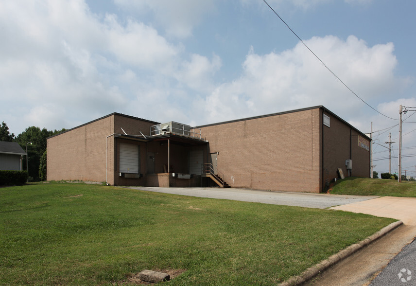 2501 Mendenhall Rd, High Point, NC for lease - Building Photo - Image 1 of 7