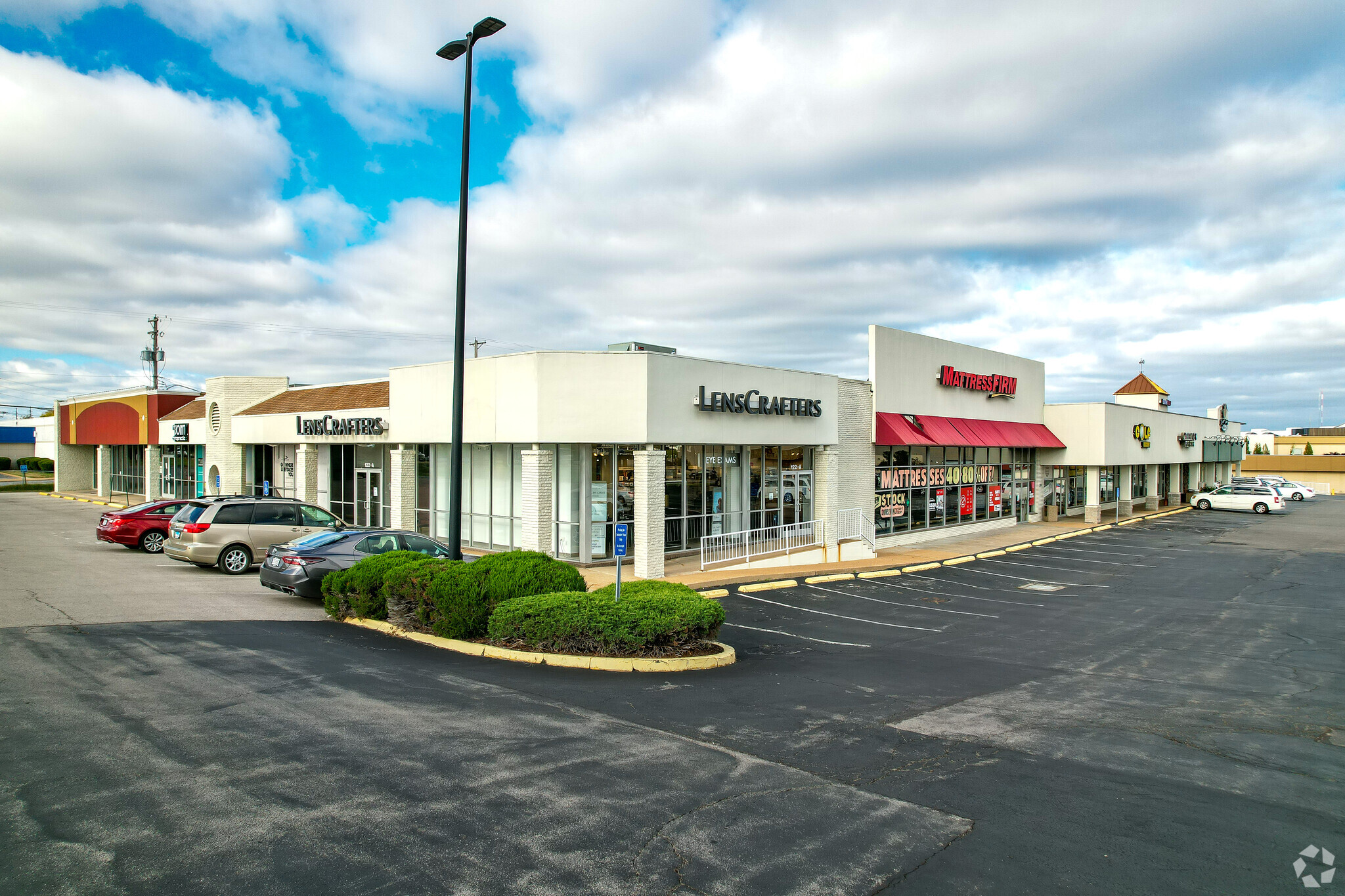 122-144 S County Center Way, Saint Louis, MO for sale Building Photo- Image 1 of 1