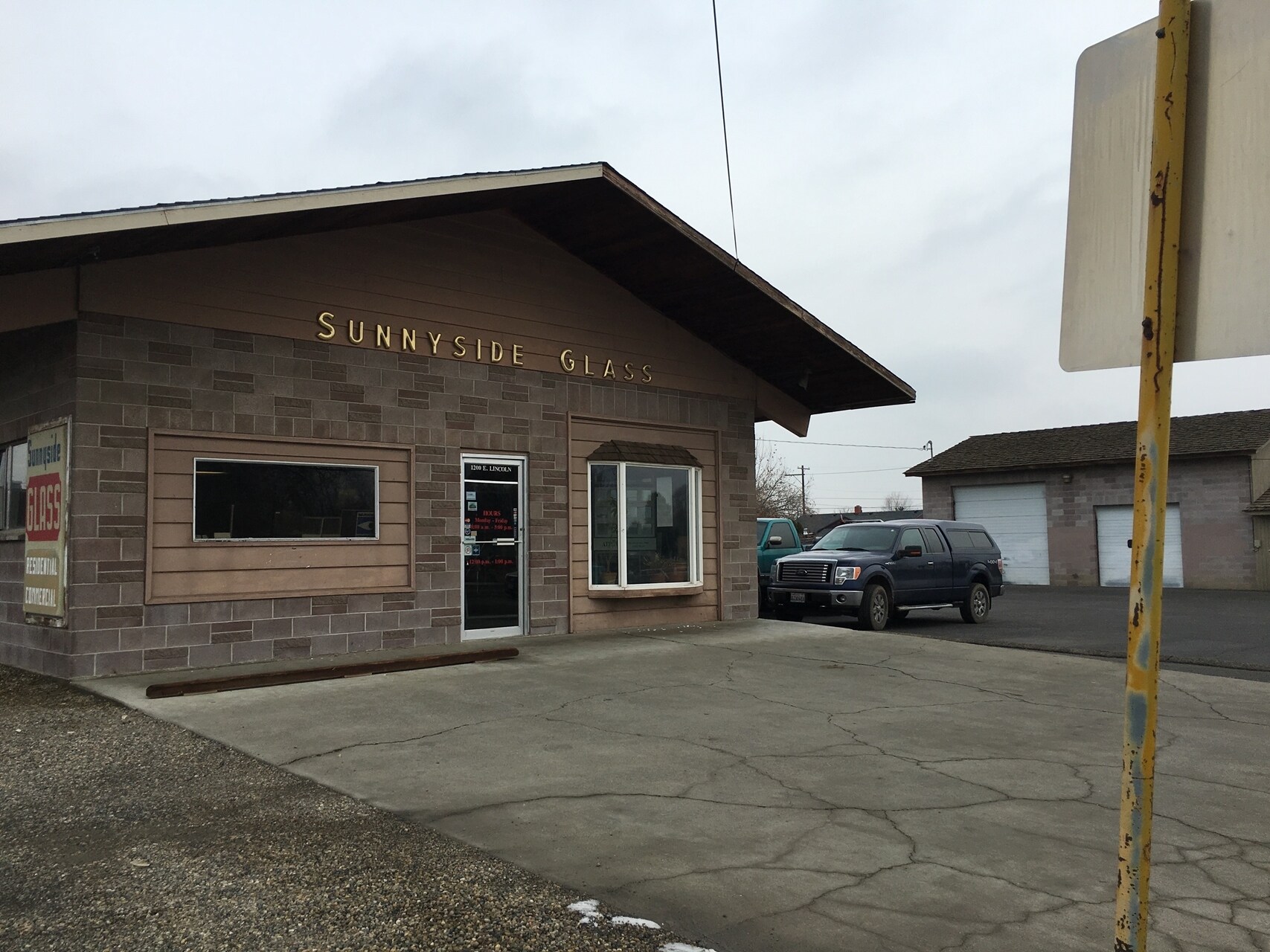 1200 E Lincoln Ave, Sunnyside, WA for sale Primary Photo- Image 1 of 1
