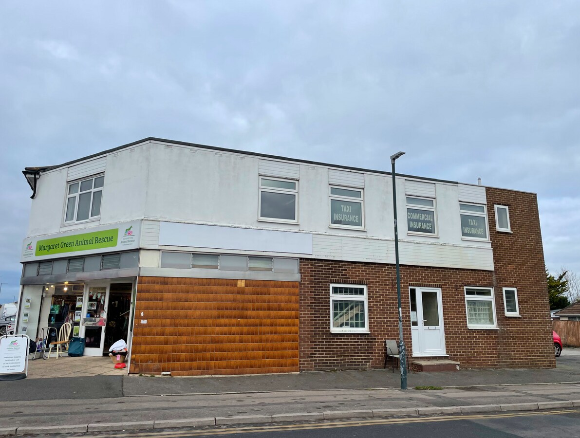 1551 Wimborne Rd, Bournemouth, BH10 7AZ