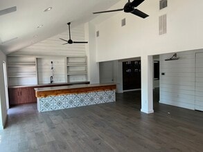 1818 W 35th St, Austin, TX for lease Interior Photo- Image 1 of 2