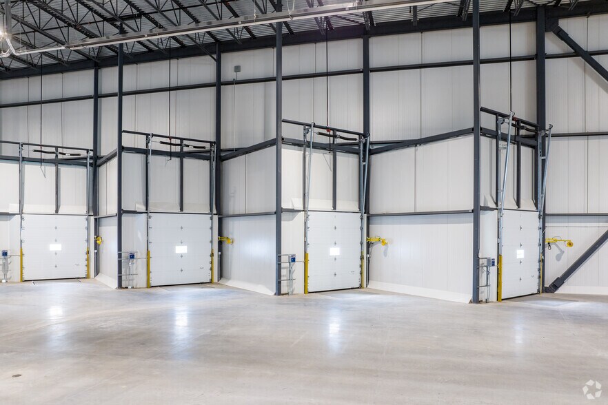 860 St Turnbull, Beauharnois, QC for sale - Interior Photo - Image 2 of 8