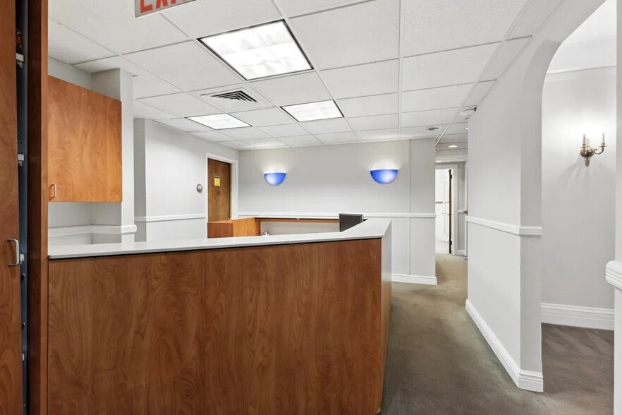 45 E 62nd St, New York, NY for sale - Interior Photo - Image 2 of 6