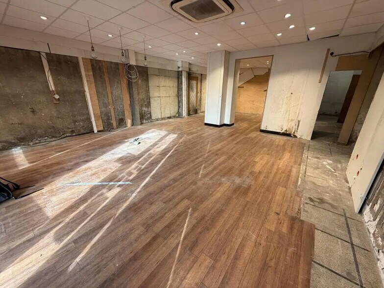 Retail in Le Vésinet for lease - Building Photo - Image 2 of 5