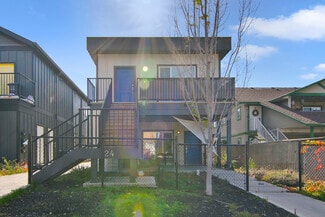 More details for 124 Calgary Av, Penticton, BC - Multifamily for Sale