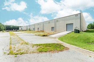 657 Brigham Rd, Greensboro, NC for lease Interior Photo- Image 2 of 4