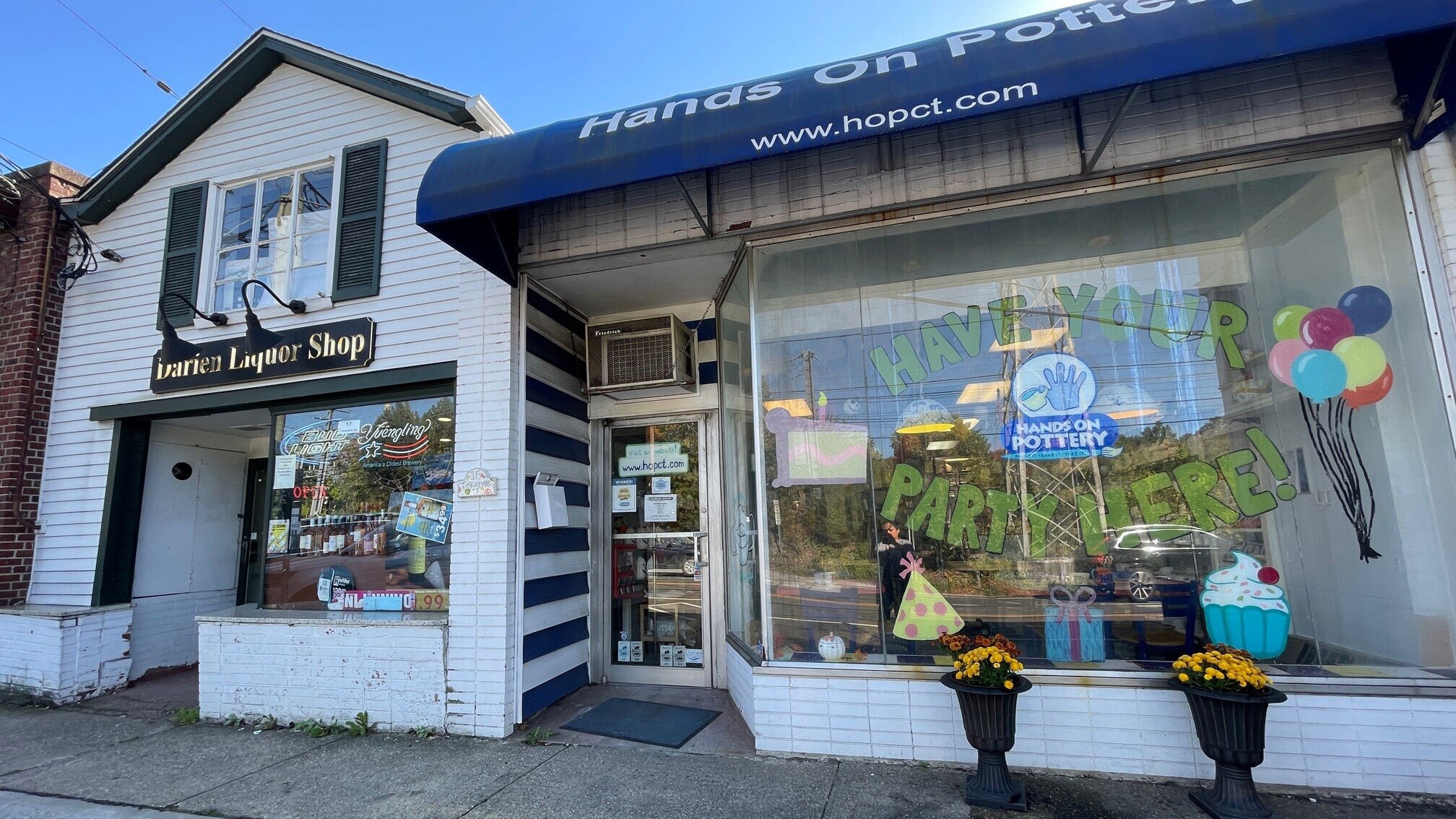 17 Tokeneke Rd, Darien, CT for sale Primary Photo- Image 1 of 1