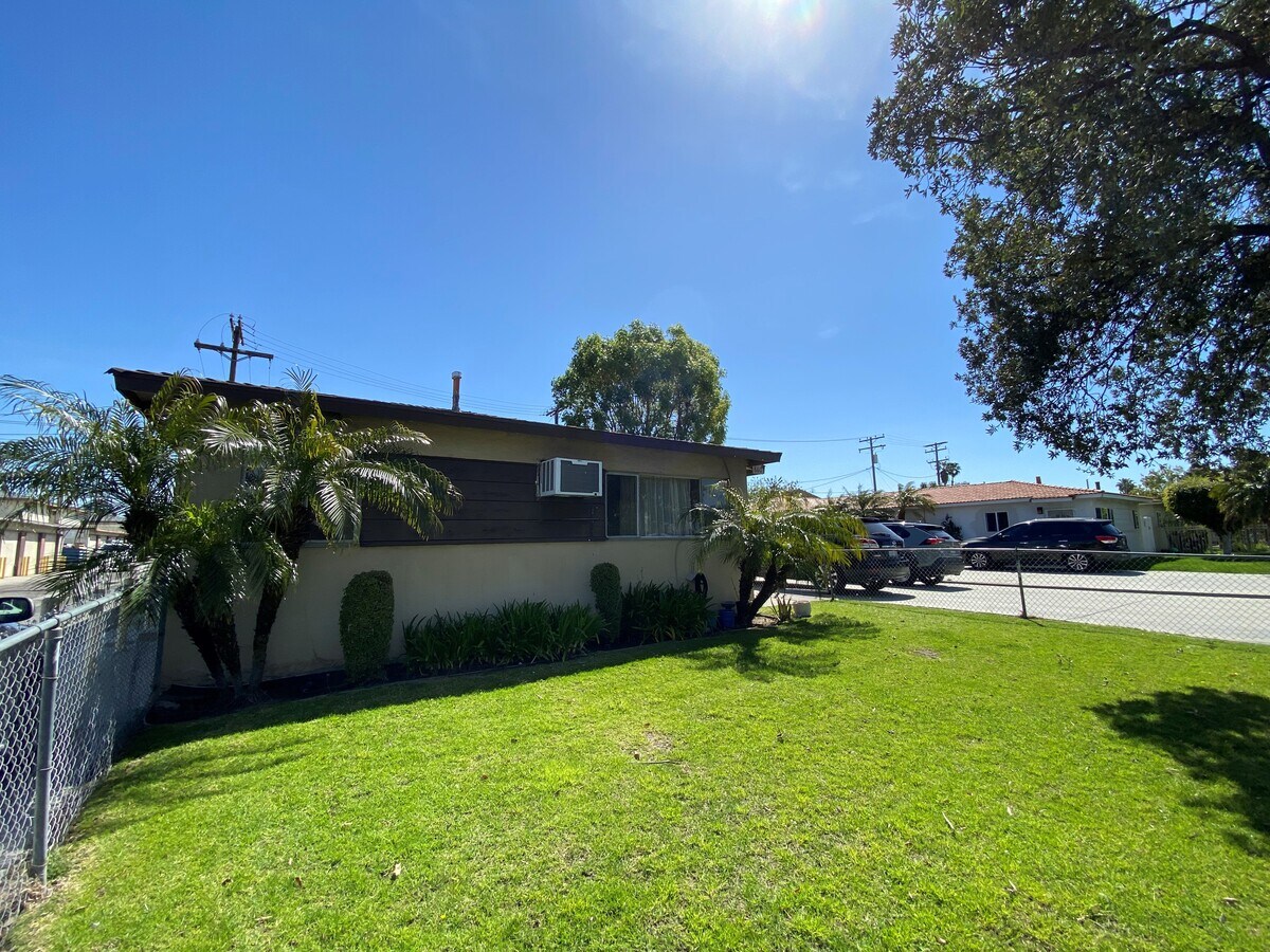 880 S Citron St, Anaheim, CA 92805 Citron Street Apartments