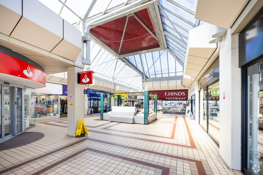 High St, Tonbridge for lease - Interior Photo - Image 3 of 4