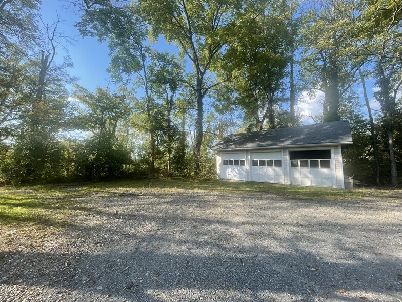 67 Old Albany Post Rd, Rhinebeck, NY for lease - Building Photo - Image 1 of 3