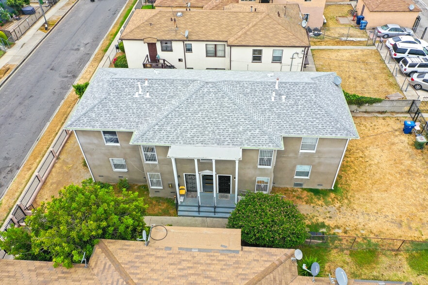 1931 W 35th Pl, Los Angeles, CA for sale - Primary Photo - Image 1 of 12