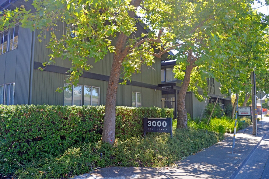 3000 Cleveland Ave, Santa Rosa, CA for sale - Primary Photo - Image 1 of 10