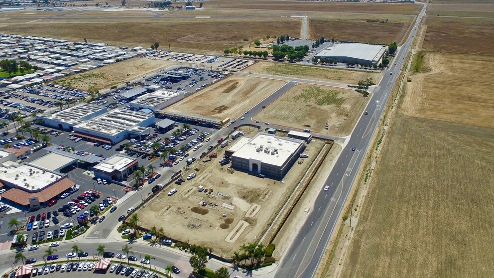 Warren Rd &amp; Auto Mall Dr, Hemet, CA 92545 Lot 1