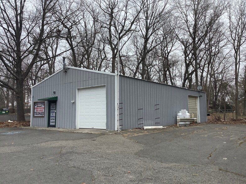2056 W County Line Rd, Jackson, NJ for sale - Building Photo - Image 1 of 1