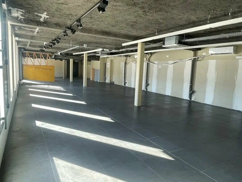 Retail in Le Taillan-Médoc for lease - Building Photo - Image 3 of 5