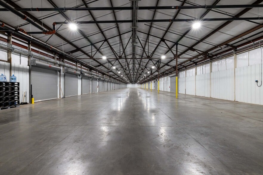 1100 Newark Tpke, Kearny, NJ for lease - Interior Photo - Image 1 of 6