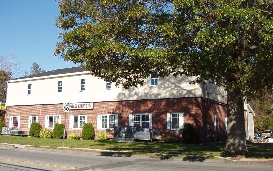 1028 Poquonnock Rd, Groton, CT for sale Primary Photo- Image 1 of 1