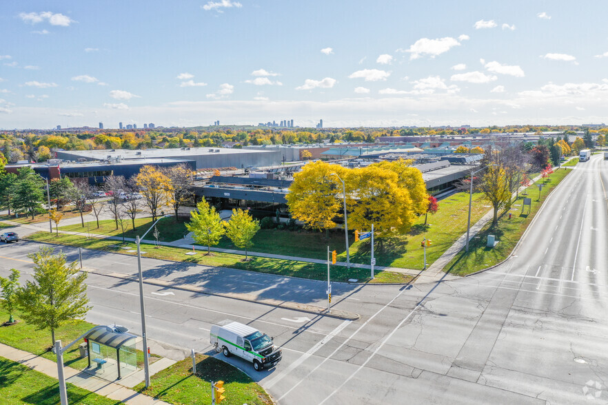 1800 Argentia Rd, Mississauga, ON for lease - Building Photo - Image 3 of 7