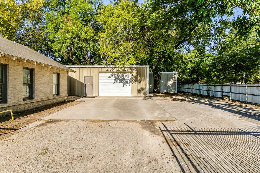 310 S Broadway St, Joshua, TX for sale - Building Photo - Image 1 of 1
