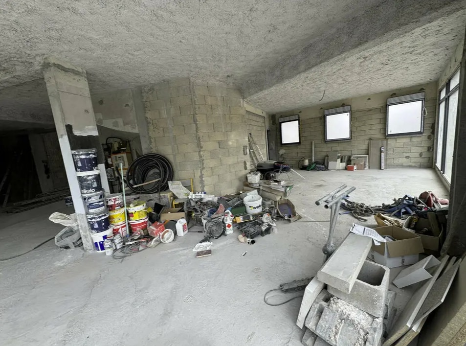 Antony, HDS 92160 - - - Interior Photo - Image 1 of 2