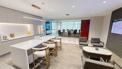 300 SE 2nd St, Fort Lauderdale, FL for lease Interior Photo- Image 2 of 7