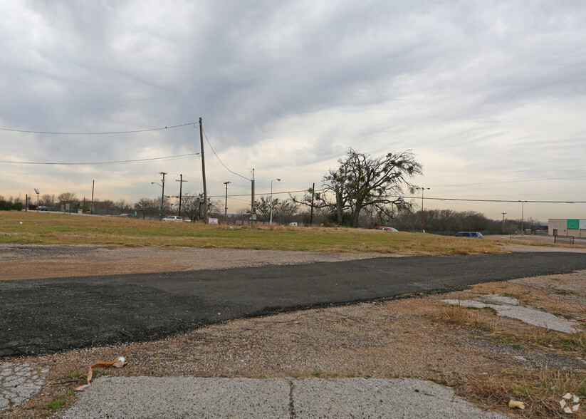 5915 Jacksboro Hwy, Fort Worth, TX for sale - Primary Photo - Image 3 of 6